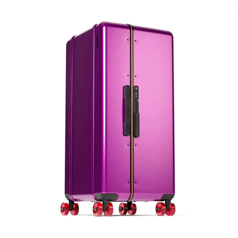 Three-quarter view of the Floyd Bold suitcase in Magic Purple