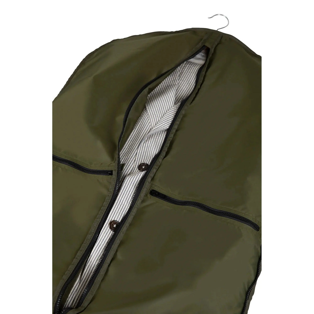Open interior – Floyd Suit Bag in Gator Green