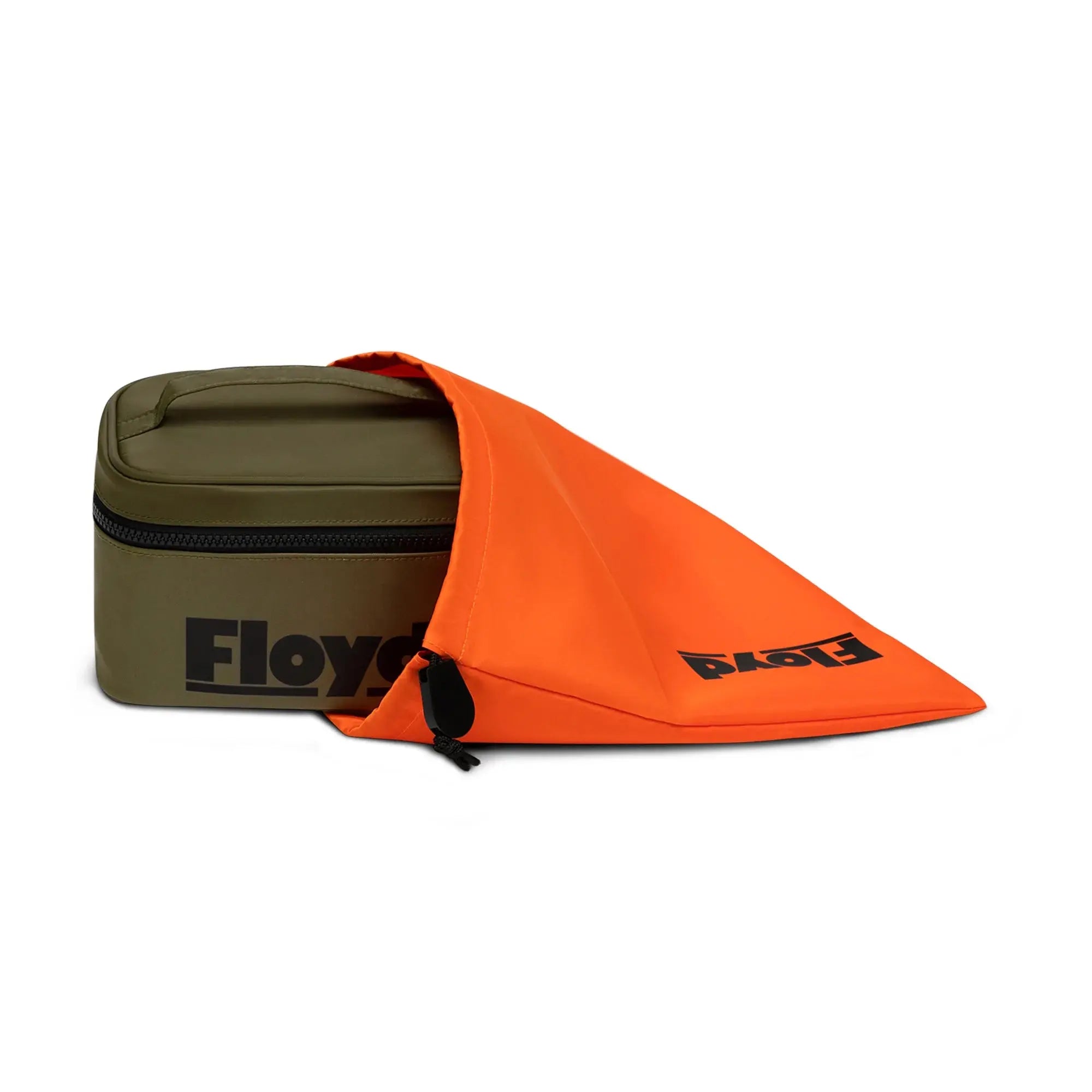 Included duster bag – Floyd Travel Kit in Gator Green