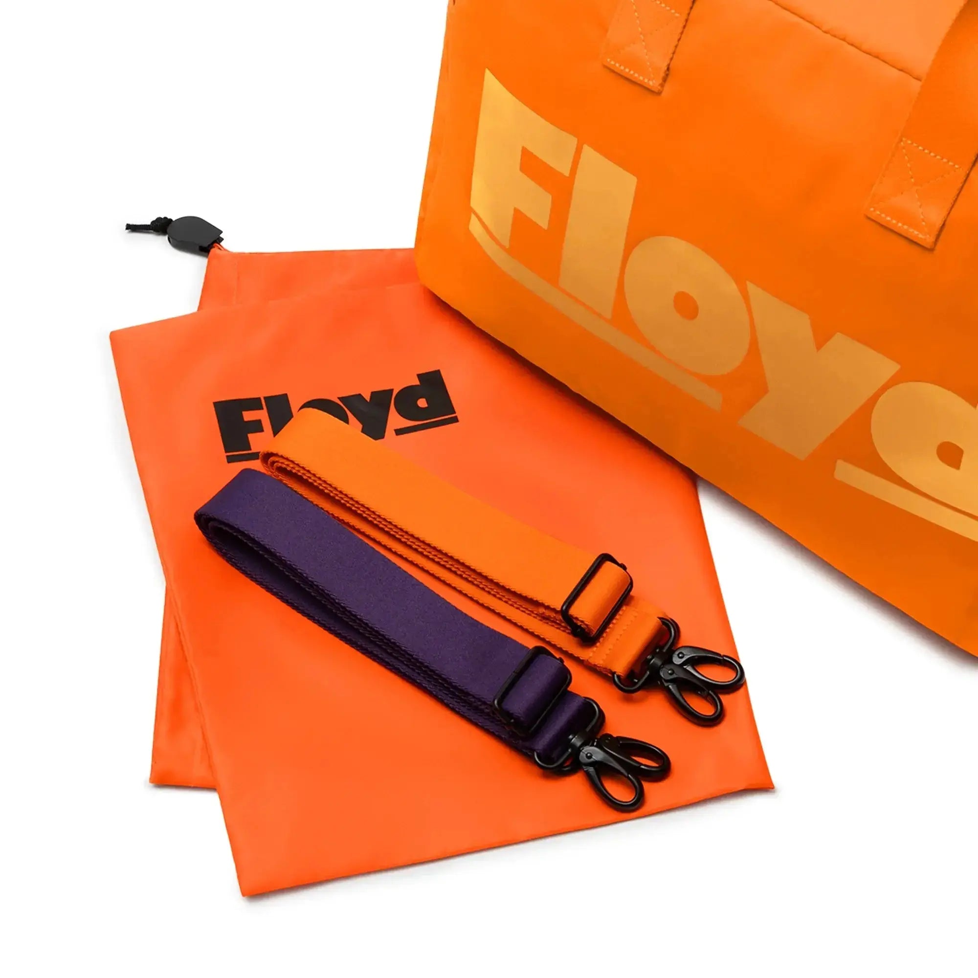 Included shoulder straps – Floyd Weekender travel bag in Hot Orange