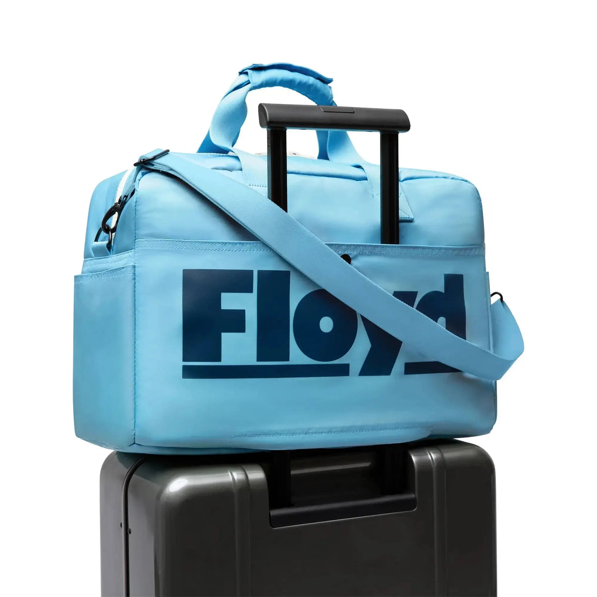 Luggage sleeve – Floyd Weekender travel bag in Sky Blue