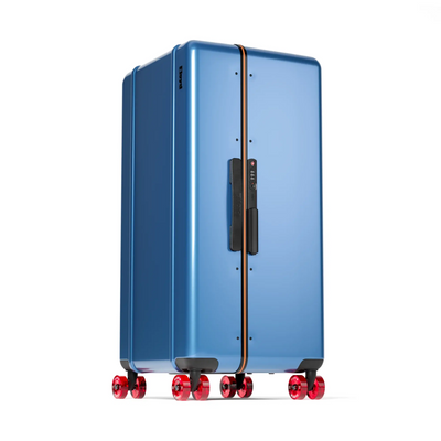 Three-quarter view of the Floyd Bold suitcase in Pacific Blue