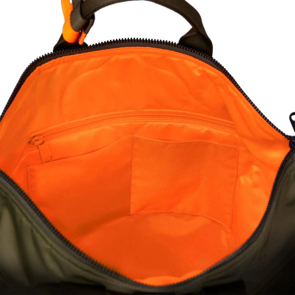 Open interior – Floyd Helmet Bag in Gator Green