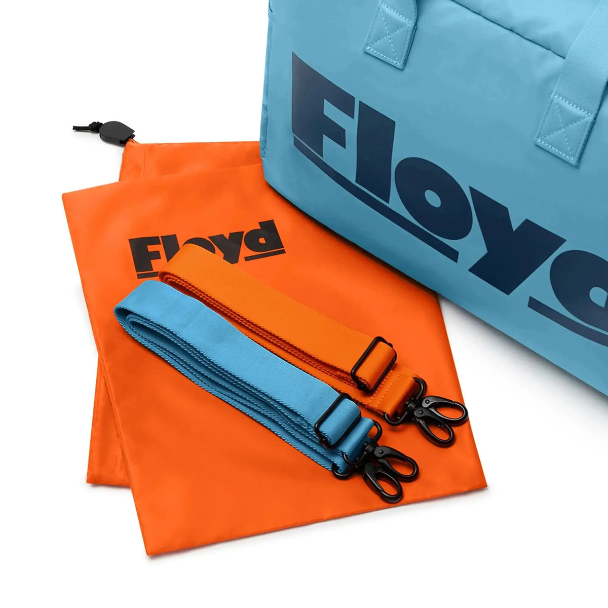 Included shoulder straps – Floyd Weekender travel bag in Sky Blue